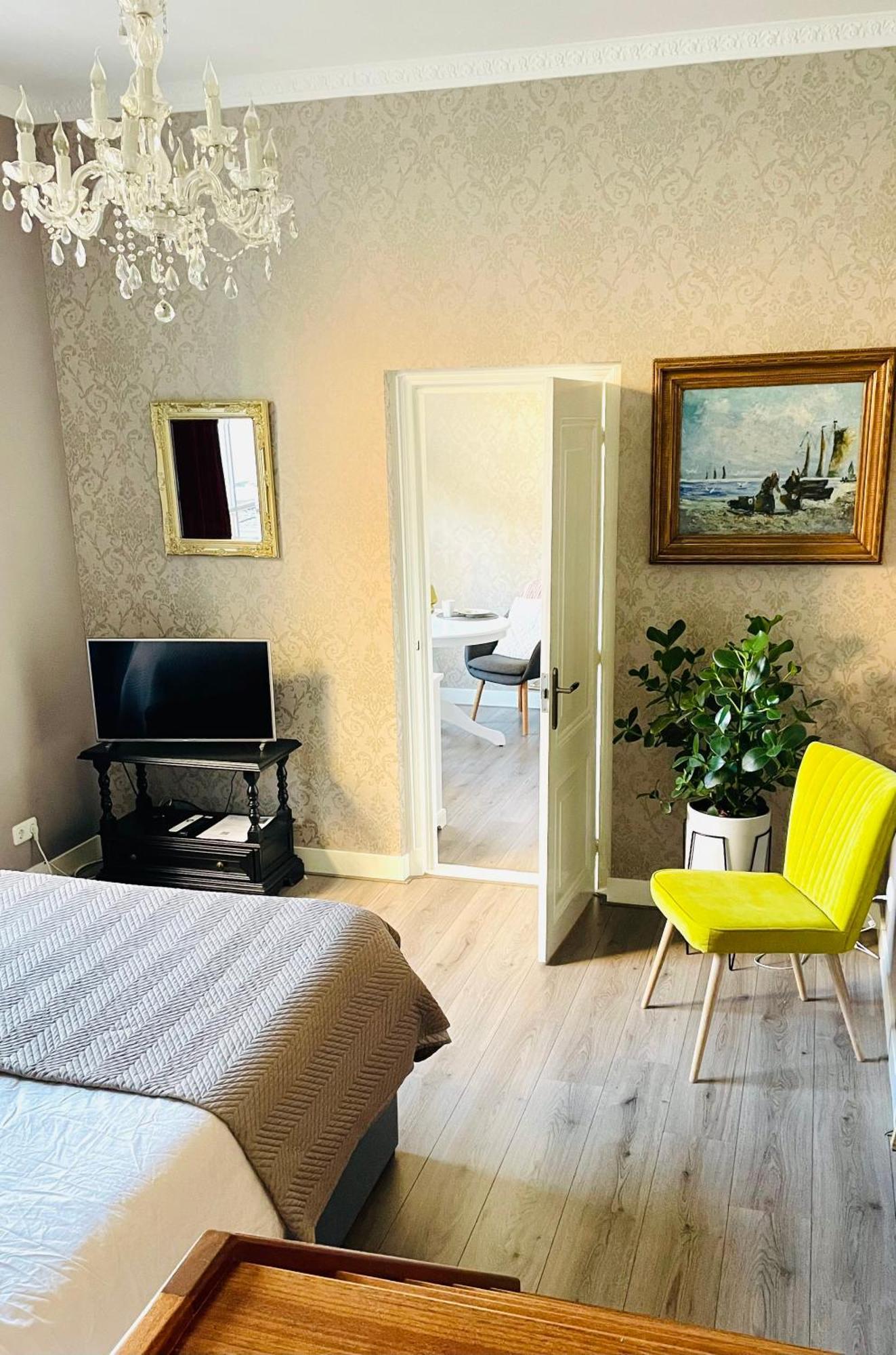 B&B De Notaris Assen Bagian luar foto